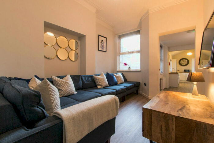 7 Bedroom Terraced House To Rent In Cawdor Road, Manchester, M14