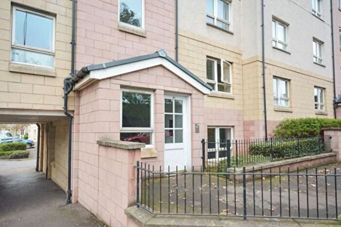 4 Bedroom Maisonette To Rent In Lower London Road, Edinburgh, EH7