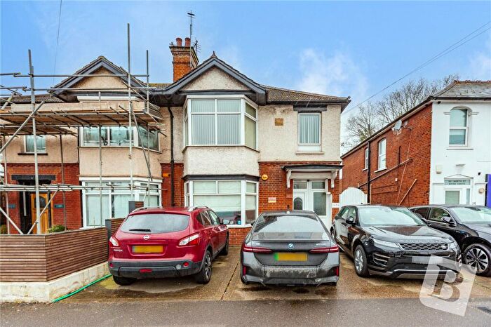 2 Bedroom Maisonette For Sale In North Street, Romford, RM1