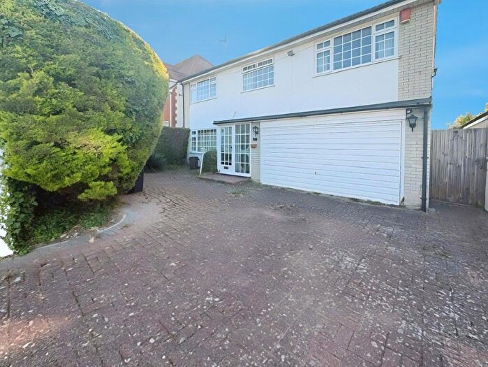 4 Bedroom Detached House For Sale In Fitzroy Avenue, Broadstairs, Kent, CT10