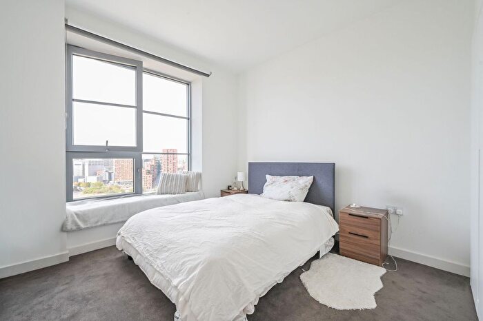 2 Bedroom Flat For Sale In Douglass Tower, Docklands, London, E14