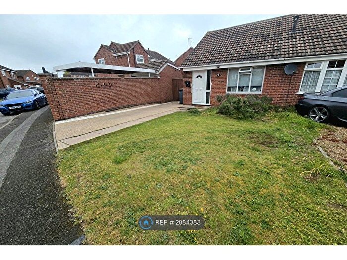 2 Bedroom Bungalow To Rent In Faldo Close, Leicester, LE4
