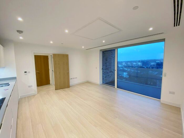 1 Bedroom Apartment To Rent In Cherry Orchard Road, Croydon, CR0