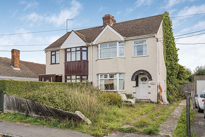 3 Bedroom Semi-Detached House For Sale In Exeter Road, Kidlington, OX5