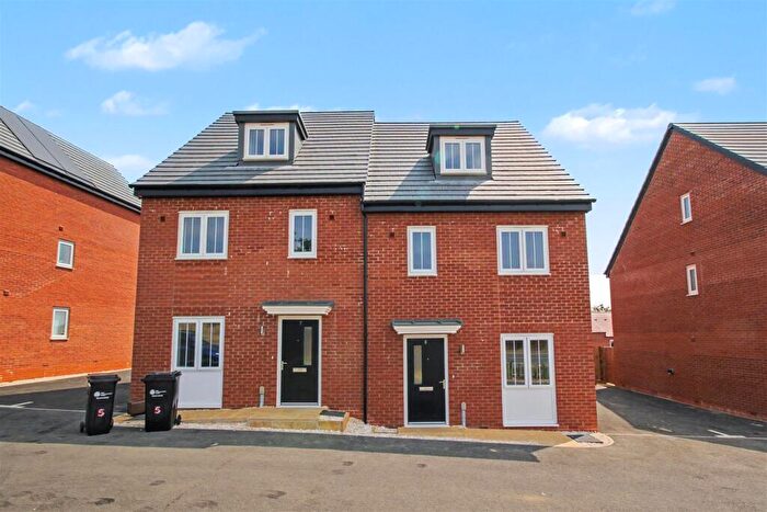 3 Bedroom Semi-Detached House To Rent In , Sedge Close, Northampton, NN7