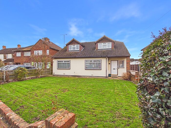 4 Bedroom Chalet For Sale In Glenfield Road, Ashford, Surrey, TW15