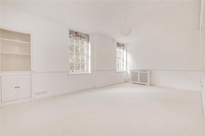 2 Bedroom Flat For Sale In Winfield House, Vicarage Crescent, SW11