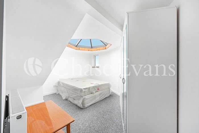 3 Bedroom Flat To Rent In Great Eastern Street, Shoreditch, London, EC2A