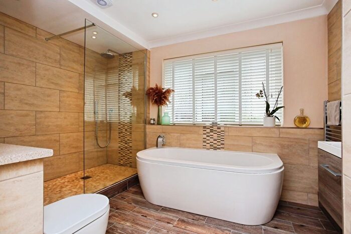 5 Bedroom Detached House For Sale In Godfrey Evans Close, Tonbridge, Kent, TN10