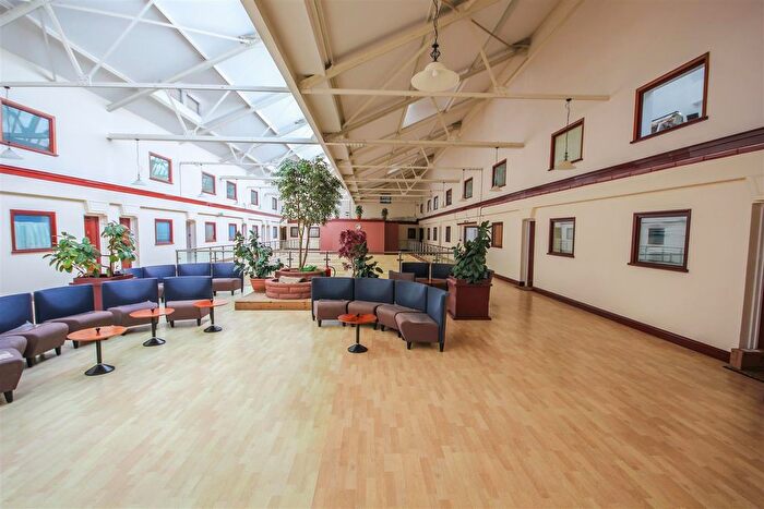 2 Bedroom Flat To Rent In Lime Grove, Rushden, NN10