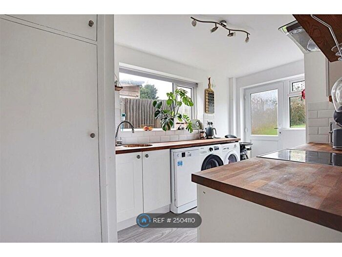 2 Bedroom Flat To Rent In Maberley Road, Bexhill, TN40