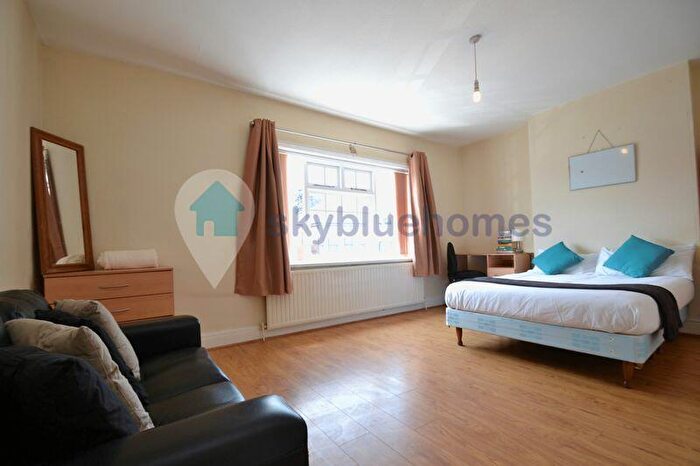 5 Bedroom Terraced House To Rent In Kimberley Road, Leicester, LE2