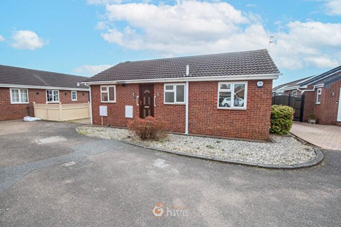 2 Bedroom Detached Bungalow For Sale In Pinefield Avenue, Barnby Dun, Doncaster, DN3