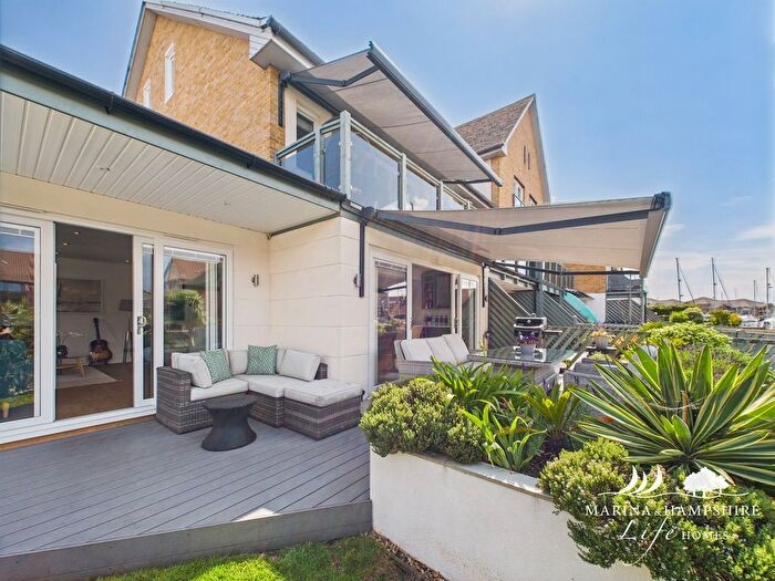 4 Bedroom Town House For Sale In Bryher Island, Port Solent, PO6