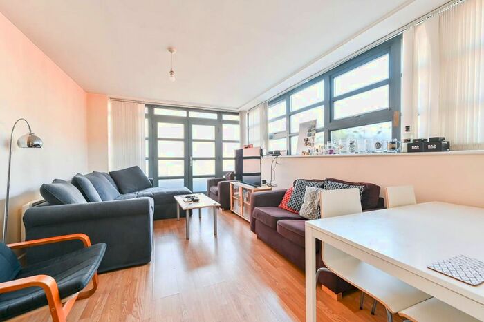 1 Bedroom Flat To Rent In Clapham Park Road, Clapham, London, SW4