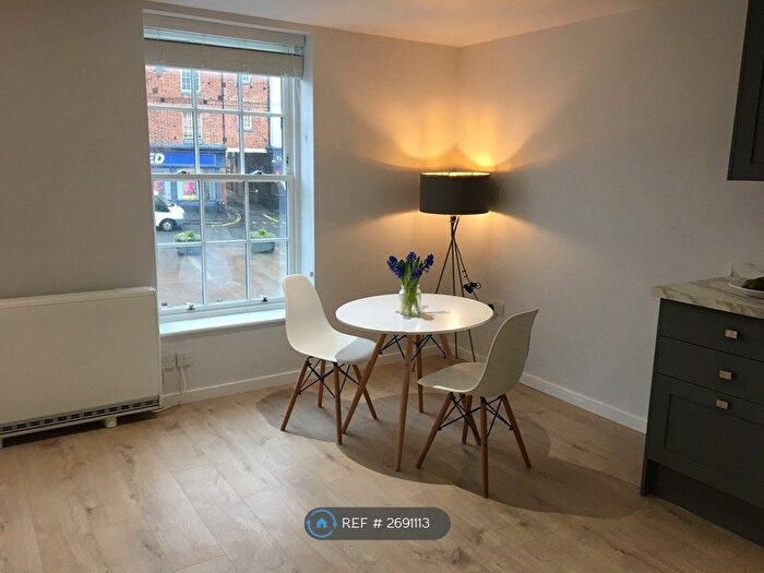 1 Bedroom Flat To Rent In Bank House, Buckingham, MK18