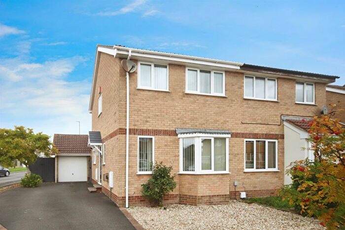 3 Bedroom Semi Detached House For Sale In Magnolia Tree Road, Bridgwater, TA6