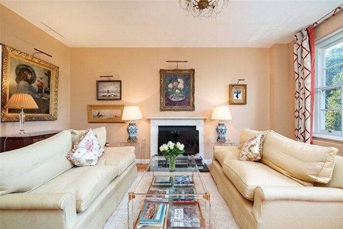3 Bedroom Flat For Sale In Thurloe Court, Fulham Road, Chelsea, London, SW3