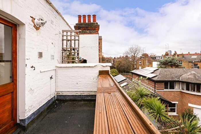 2 Bedroom Flat To Rent In Cambridge Road, London, SW11
