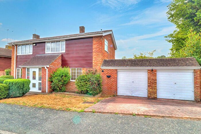 4 Bedroom Detached House For Sale In Beech Avenue, Lane End, HP14