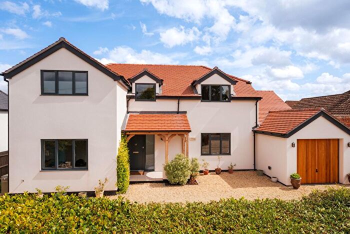 4 Bedroom Detached House For Sale In Knights Lane, Ball Hill, RG20