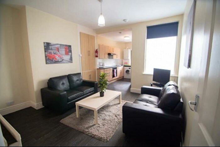 3 Bedroom Terraced House To Rent In Peveril Road, Sheffield, S11