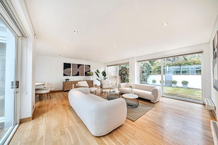 5 Bedroom Semi-Detached House For Sale In Bathgate Road, London, SW19
