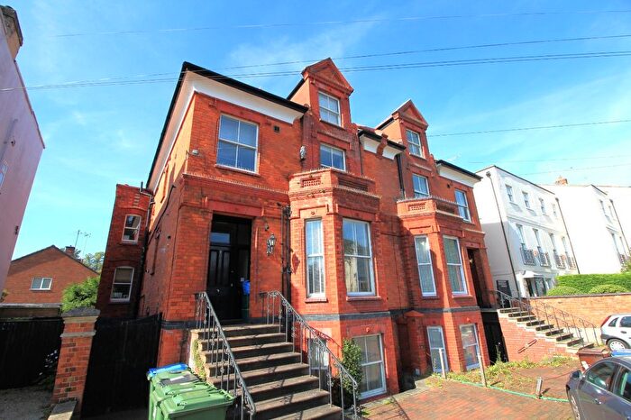 2 Bedroom Flat For Sale In Old Bath Road, Cheltenham, Gloucestershire, GL53