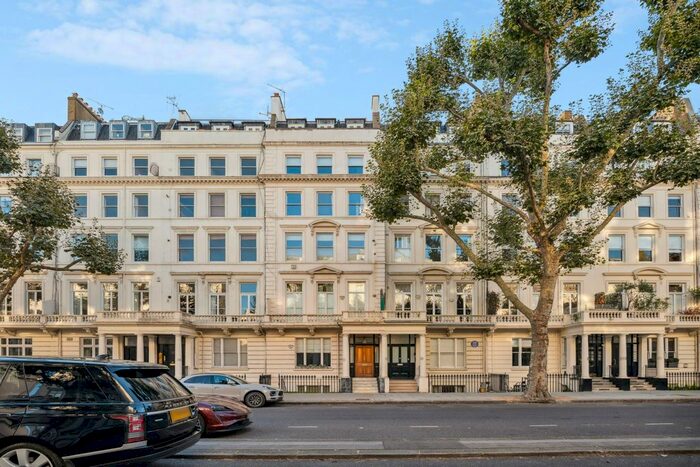 3 Bedroom Flat To Rent In Queen's Gate, London, SW7