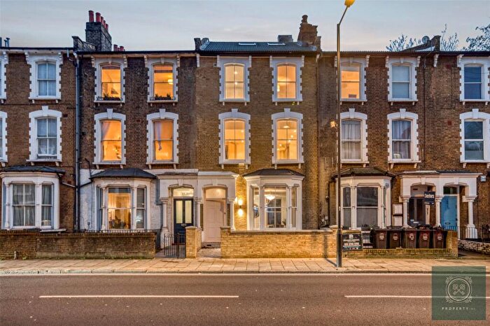 4 Bedroom Terraced House For Sale In Graham Road, London, E8