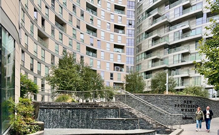 2 Bedroom Flat To Rent In Fairmont Avenue, London, E14