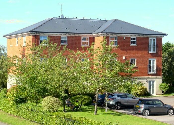 2 Bedroom Flat To Rent In Jago Court, Newbury, RG14