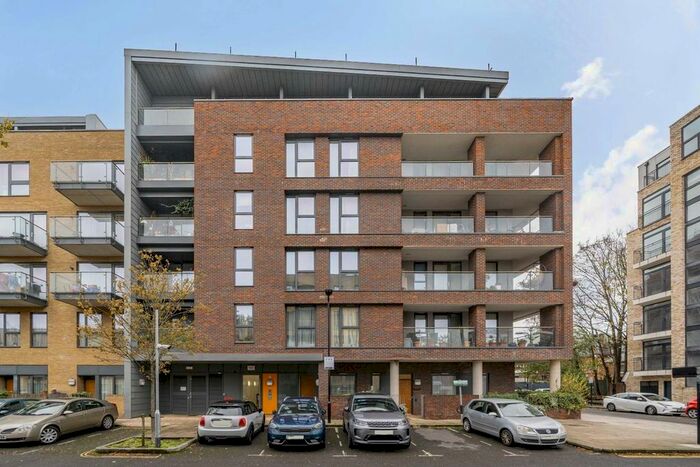 2 Bedroom Flat To Rent In Tewkesbury Road, London, W13