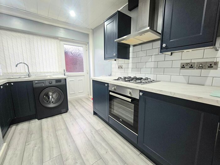 3 Bedroom Property To Rent In Cousin Lane, Halifax, HX2