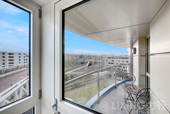 1 Bedroom Apartment For Sale In Queensland Road, Holloway, N7