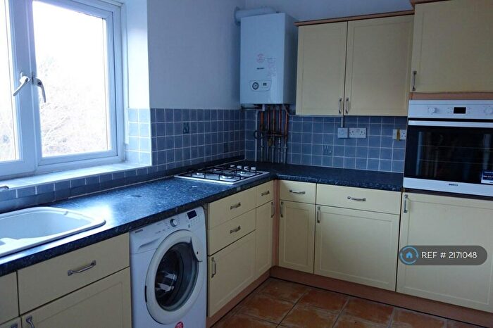 2 Bedroom Flat To Rent In Blackheath, London, SE3
