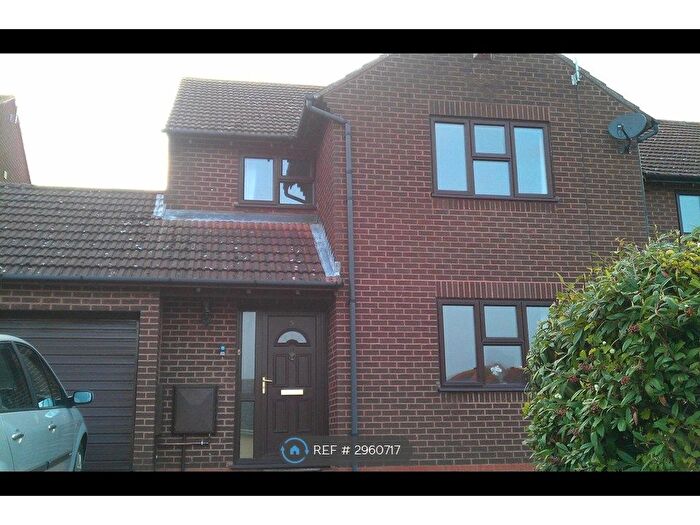 4 Bedroom Detached House To Rent In Leafield Rise, Milton Keynes, MK8