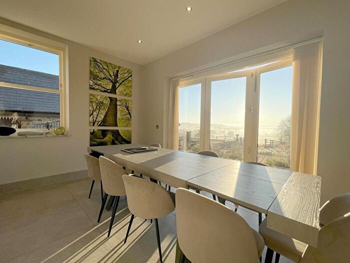 6 Bedroom Detached House To Rent In Harrogate Road, North Rigton, LS17