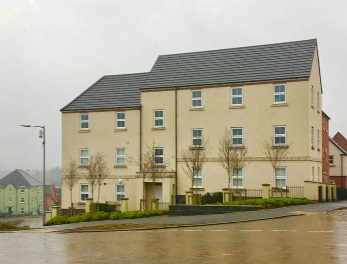 2 Bedroom Flat To Rent In Brights Road, Camp Hill, Nuneaton, CV10