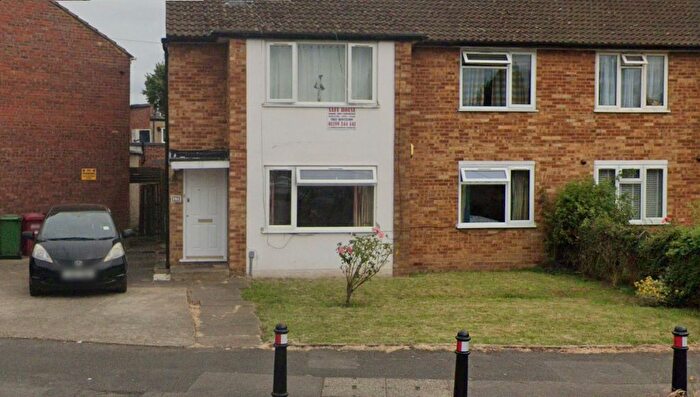 2 Bedroom Maisonette To Rent In Grasmere Avenue, Slough, SL2