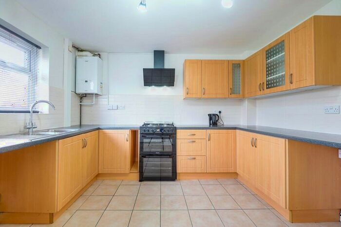 2 Bedroom Town House To Rent In Creaton Road, Wigston, Leicester, LE18