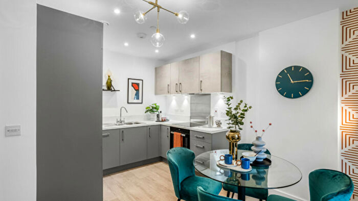 1 Bedroom Flat For Sale In Kenavon Drive, Reading, RG1