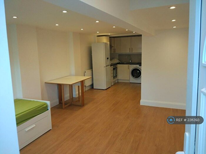 Studio To Rent In Headstone Lane, Harrow, HA2