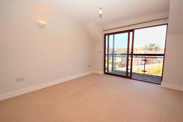 2 Bedroom Apartment To Rent In Conrads Yard, Cowbridge, SG14