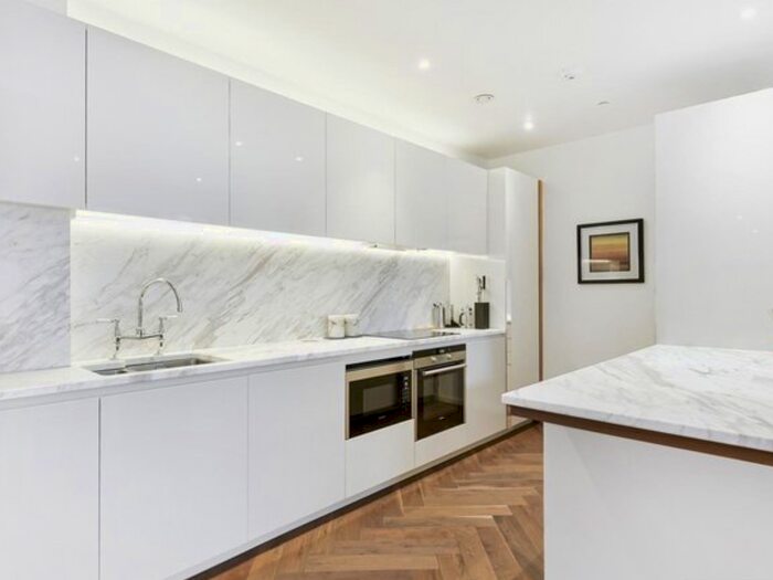 2 Bedroom Flat To Rent In Capital Building, Embassy Gardens, London, SW11