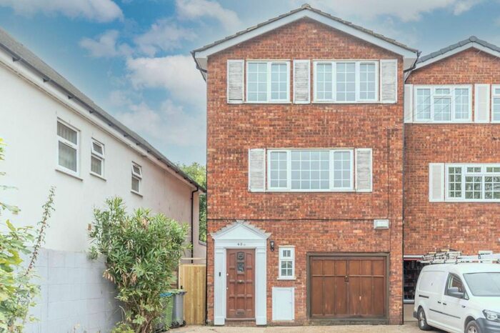 4 Bedroom Property To Rent In Kenton Road, Kenton, Harrow, HA3