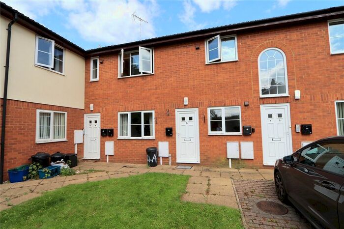 1 Bedroom Terraced House To Rent In Broad Street, Newport Pagnell, Milton Keynes, Bucks, MK16