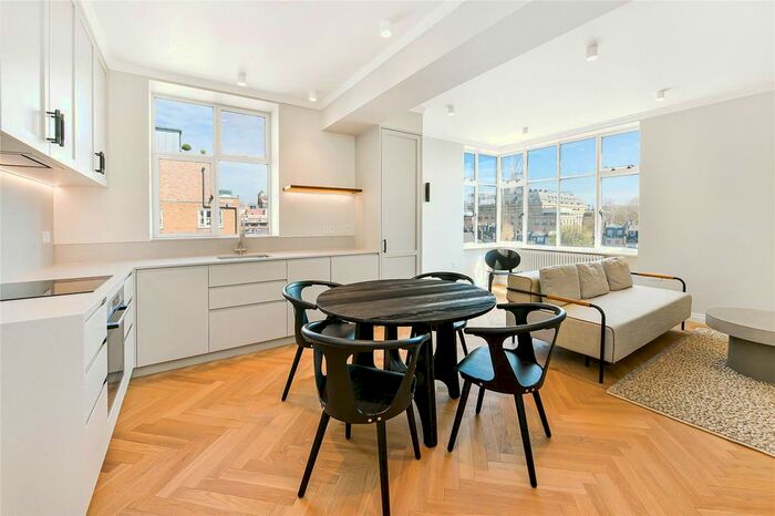 2 Bedroom Flat To Rent In Lowndes Square, Knightsbridge, London, SW1X