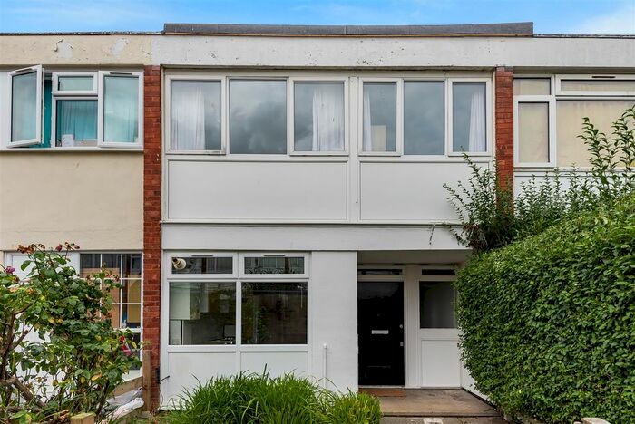 5 Bedroom Property To Rent In Danebury Avenue, London, SW15