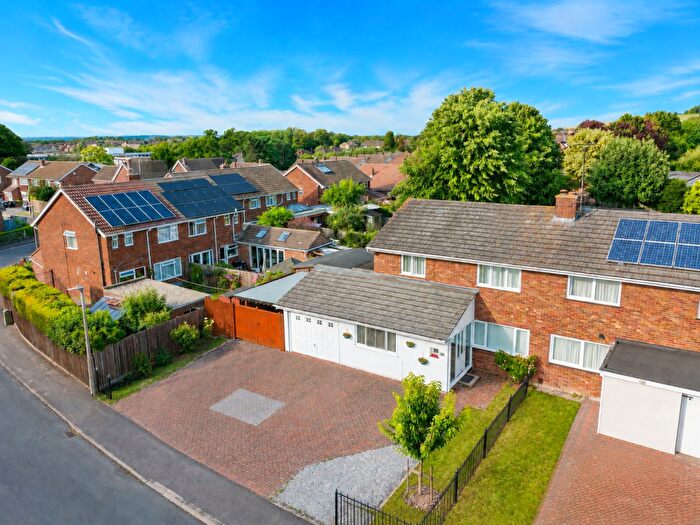3 Bedroom Semi-Detached House For Sale In Poplar Drive, Royston, SG8